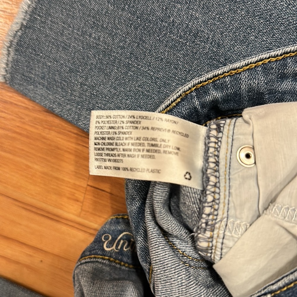 Universal Thread Ripped Jeans - Picture 3 of 5